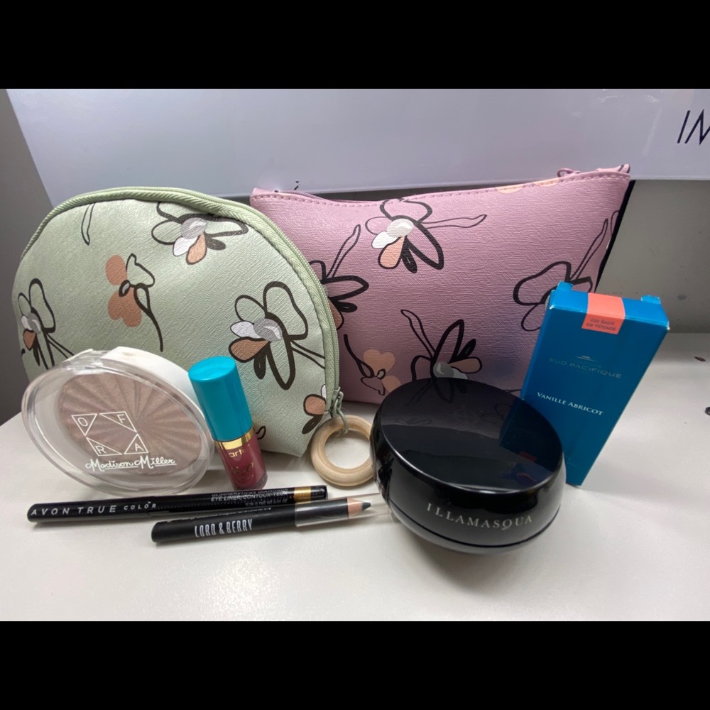 Beauty Bundle - Picture 2 of 2